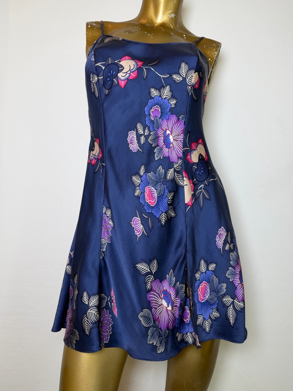 Vintage 1999 Victoria’s Secret 100% Silk Floral Print Mini Slip Dress Dress M